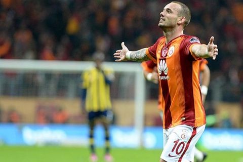 Spor Toto Süper Lig  maçnda Galatasaray ve Fenerbahçe, Türk Telekom Arena stadnda  karlat. Galatasaray Wesley Sneijder gol sevinci. (Onur Çoban - Anadolu Ajans)