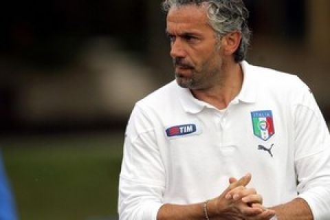 Προπονητής: Ρομπέρτο Ντονατόνι