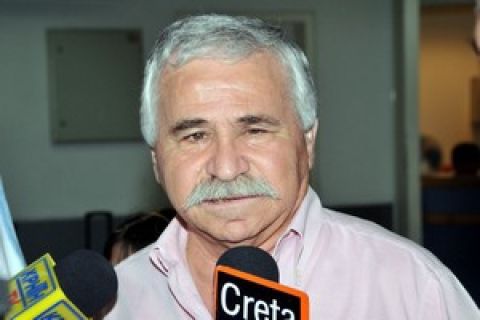 Παπουτσάκης:"Δεν υπάρχει θέμα προπονητή"