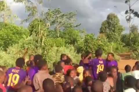 Ο Σαντιό Μανέ οργάνωσε party για 100 παιδιά στο Μαλάουι