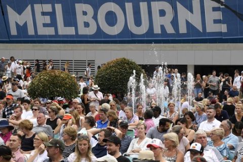 Australian Open: Απομάκρυναν Έλληνες φιλάθλους από το Melbourne Park