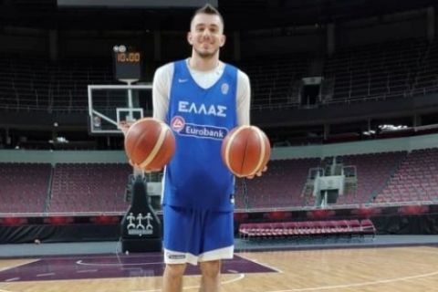 Ο Κώστας Παπαδάκης στη Ρίγα με την Εθνική μπάσκετ