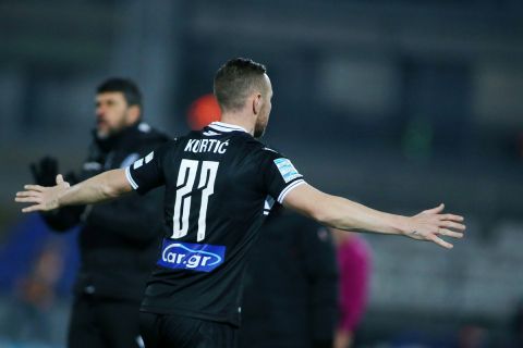 Ο Κούρτιτς πανηγυρίζει γκολ του ΠΑΟΚ κόντρα στον ΠΑΣ Γιάννινα  για τη Super League Interwetten