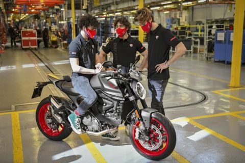 Η νέα Ducati Monster στις πύλες του Borgo Panigale