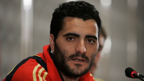 Spain's Daniel Guiza talks during a press conference in Istanbul, Turkey, Tuesday, March. 31, 2009, a day before their World Cup group 5 qualifying soccer match against Turkey. (AP Photo/Ibrahim Usta)