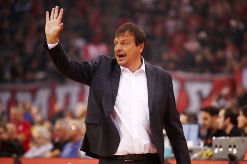 Αταμάν: "Το είπα ξανά, ελπίζω ότι δεν θα αντιμετωπίσουμε τον Ολυμπιακό στα playoffs της EuroLeague"