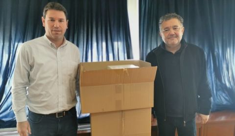 Κορονοϊός: Η οικογένεια Αντετοκούνμπο προσέφερε 10.000 μάσκες στον Δήμο Ζωγράφου