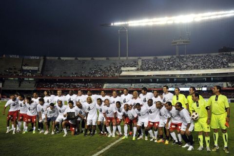 Brazilian players pose prior to a charity football matchorganized by former Brazilian national team player Zico, at Morumbi stadium in Sao Paulo, Brazil, on December 28, 2011. AFP PHOTO / Nelson ALMEIDA (Photo credit should read NELSON ALMEIDA/AFP/Getty Images)