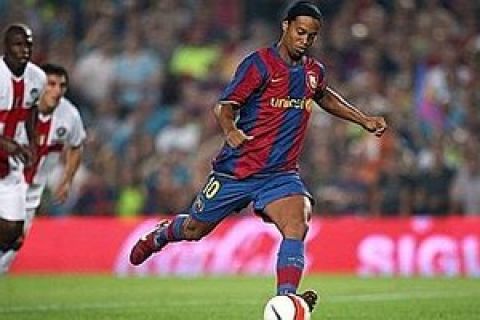 ©Action images/LaPresse
09-04-2008
Calcio: Per Ronaldinho arriva un club cinese pronto ad offrire ingaggio faraonico 
Nella foto: Ronaldinho 

¤foto di repertorio¤