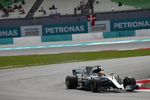 GP Μαλαισίας: Pole Position για Hamilton!