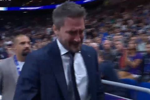 EuroBasket 2022, Σερβία - Ιταλία, Show Ποτσέκο, αποβλήθηκε, φίλησε όλο τον πάγκο και πήγε κλαίγοντας στα αποδυτήρια
