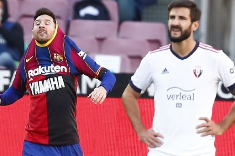 
Ο πανηγυρισμός του Μέσι προς τιμήν του Ντιέγκο Μαραντόνα στο ματς της Μπαρτσελόνα με την Οσασούνα για την La Liga