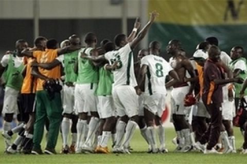 Η Ακτή Ελεφαντοστού δεν βρήκε εμπόδιο απέναντι στην Γουινέα, την οποία συνέτριψε με 5-0 και προκρίθηκε στους "4"