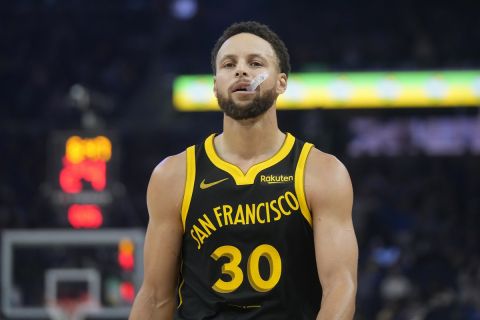Golden State Warriors guard Stephen Curry (30) during an NBA basketball game against the Brooklyn Nets in San Francisco, Saturday, Dec. 16, 2023. (AP Photo/Jeff Chiu)