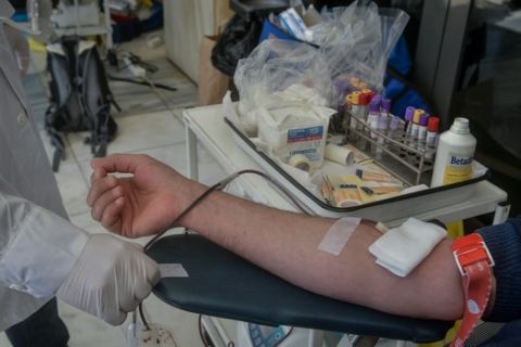 Αιθελοντική αιμοδοσία διοργανώθηκε σήμερα στον προαύλιο χώρο του Μεγάρου Μουσικής απο το ΕΚΠΑ και το Εθνικό Κέντρο Αιμοδοσίας για τις αυξημένες ανάγκες αίματος λόγω COVID 19,Πέμπτη 2 ΑΠΡΙΛΙΟΥ 2020(EUROKINISSI/ΤΑΤΙΑΝΑ ΜΠΟΛΑΡΗ)