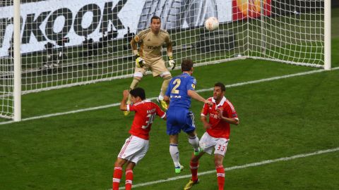AMSTERDAM, NETHERLANDS - MAY 15:  Branislav Ivanovic of Chelsea rises up to head in their second goal during the UEFA Europa League Final between SL Benfica and Chelsea FC at Amsterdam Arena on May 15, 2013 in Amsterdam, Netherlands.  (Photo by Christof Koepsel/Getty Images)