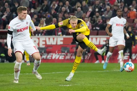 Ο Έρλινγκ Χάλαντ της Ντόρτμουντ σε στιγμιότυπο κόντρα στην Κολωνία για την Bundesliga 2021-2022 στο "ΡάινΈνεργκι Στάντιον", Κολωνία | Κυριακή 20 Μαρτίου 2022