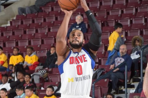 MISSISSAUGA, ON - JANUARY 10: Zeke Upshaw #0 of the Grand Rapids Drive shoots the ball against the Santa Cruz Warriors during the NBA G-League Showcase on January 10, 2018 at the Hershey Centre in Mississauga, Ontario Canada. NOTE TO USER: User expressly acknowledges and agrees that, by downloading and or using this photograph, user is consenting to the terms and conditions of Getty Images License Agreement. Mandatory Copyright Notice: Copyright 2018 NBAE (Photo by Randy Belice/NBAE via Getty Images)