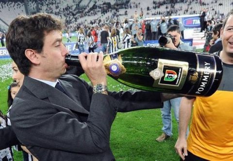 Italian president of Juventus, Andrea Agnelli, celebrates the Scudetto, the Italian Serie A trophy, during the ceremony at the end of the Italian Serie A soccer match Juventus FC vs Cagliari Calcio at Juventus Stadium in Turin, Italy, 11 May 2013.
ANSA/DI MARCO