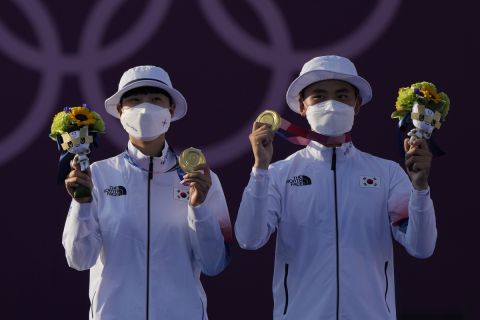 Οι Σαν Αν και Τσε Ντέοκ Κιμ κατέκτησαν το χρυσό μετάλλιο στο μικτό ομαδικό της τοξοβολίας στους Ολυμπιακούς Αγώνες του Τόκιο.