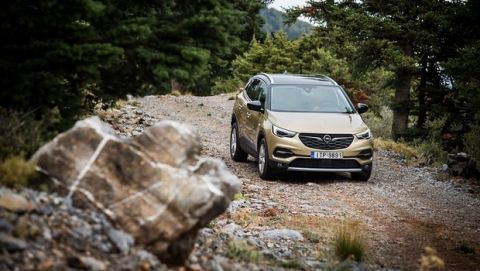 Οδηγώντας το Opel Grandland X στην ορεινή Αχαΐα