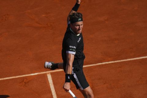 Ο Κάσπερ Ρουντ σε στιγμιότυπο κόντρα στον Νόβακ Τζόκοβιτς στα ημιτελικά του Monte-Carlo Masters 2024 | Σάββατο 13 Απριλίου 2024