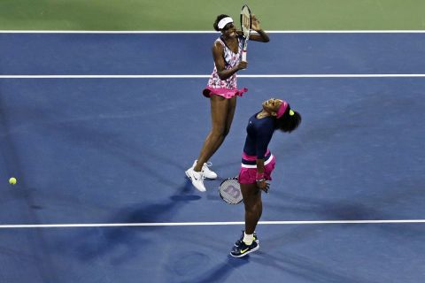 Η Βίνους και η Σερίνα Γουίλιαμς πανηγυρίζουν στο US Open