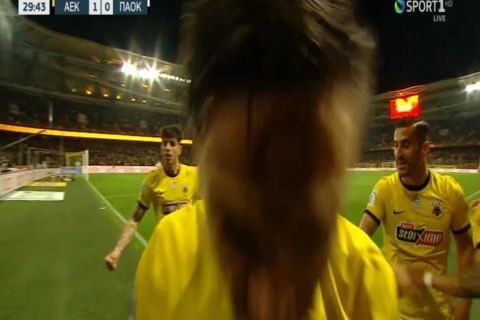 ΑΕΚ - ΠΑΟΚ: Το πανέμορφο γκολ του Γκατσίνοβιτς για το 1-0 και η κουτουλιά του στην κάμερα