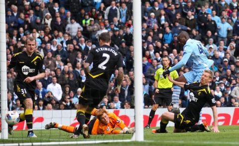 MANCHESTER, ENGLAND - MARCH 03:  Mario Balotelli of Manchester City scores the second goal during the Barclays Premier League match between Manchester City and Bolton Wanderers at the Etihad Stadium on March 3, 2012 in Manchester, England.  (Photo by Alex Livesey/Getty Images)
