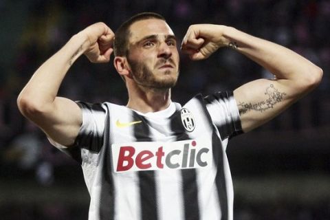 Juventus' Leonardo Bonucci reacts after scoring against Palermo during his Italian Serie A soccer match at the Renzo Barbero stadium in Palermo April 7, 2012.  REUTERS/Massimo Barbanera    (ITALY  - Tags: SPORT SOCCER)