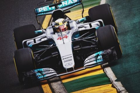 H Mercedes θέλει να κρατήσει τον Hamilton