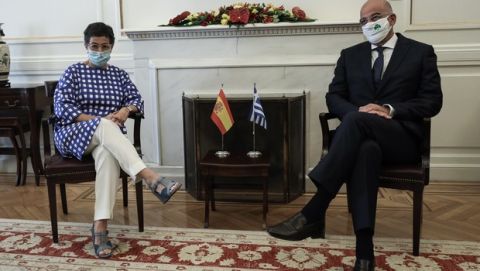 Συνάντηση του υπουργού Εξωτερικών Νίκου Δένδια με την υπουργό Εξωτερικών της Ισπανίας, Αράντσα Γκονζάλεθ Λάγια, την Τρίτη 28 Ιουλίου 2020.
(EUROKINISSI/ΣΤΕΛΙΟΣ ΜΙΣΙΝΑΣ)