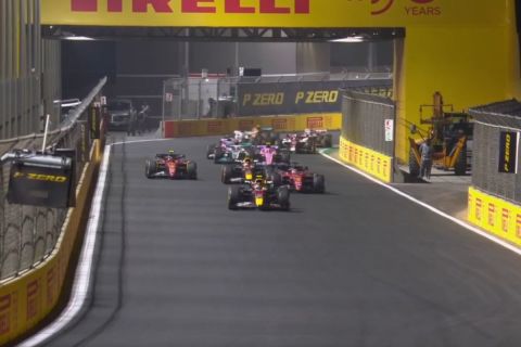 Formula 1, GP Σαουδικής Αραβίας: Καθαρή η εκκίνηση στην Τζέντα, κράτησε τη θέση του ο Πέρεζ, ανέβηκε 3ος ο Φερστάπεν