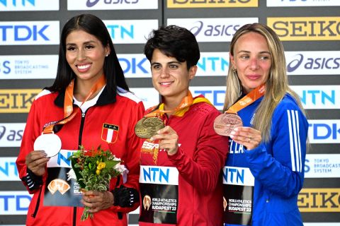 Η απονομή των μεταλλίων στα 35.000μ. βάδην γυναικών στο Παγκόσμιο Πρωτάθλημα ανοιχτού στίβου, Βουδαπέστη | Πέμπτη 24 Αυγούστου 2023