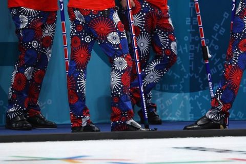 Τα παντελόνια της νορβηγικής ομάδας curling γράφουν ιστορία!