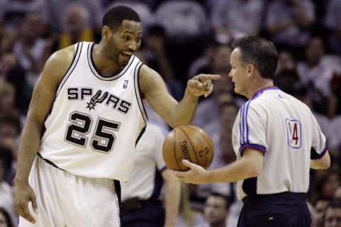 San Antonio Spurs forward Robert Horry (25) points at referee Mike Callahan during the first half of Game 3 of the NBA Western Conference basketball finals, Sunday, May 25, 2008 in San Antonio. (AP Photo/Matt Slocum)