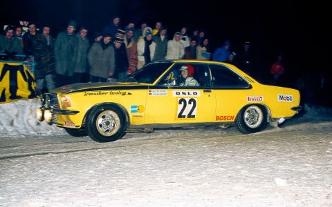 Weil das Topmodell der Commodore-Baureihe zum Zeitpunkt der Rallye Monte Carlo 1973 noch nicht homologiert war, starteten Walter Röhrl und Jochen Berger in der Gruppe der Spezial-Tourenwagen.
