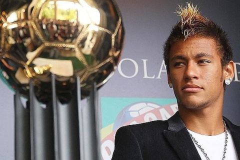 Dec. 5, 2011 - Sao Paulo, SAO PAULO, BRAZIL - Santos's player Neymar has been elected the best footballer of 2011 in Brazil and won Placar Magazine's Golden Boot and Silver Ball, in a ceremony held on December 5, 2011 at the Soccer Museum, in Pacaembu Stadium, Sao Paulo, Brazil. Silver Ball is an award offered by Placar magazine to the best players of the Brazilian Championship since 1970.  Photo: Paulo Liebert/Agencia Estado/AE (Credit Image: © Paulo Liebert/Agencia Estado/ZUMAPRESS.com)