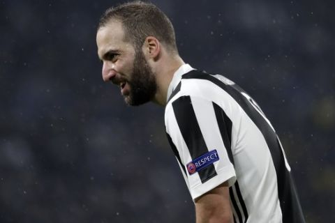 Juventus' Gonzalo Higuain reacts during the Champions League, round of 8, first-leg soccer match between Juventus and Real Madrid at the Allianz stadium in Turin, Italy, Tuesday, April 3, 2018. (AP Photo/Luca Bruno)