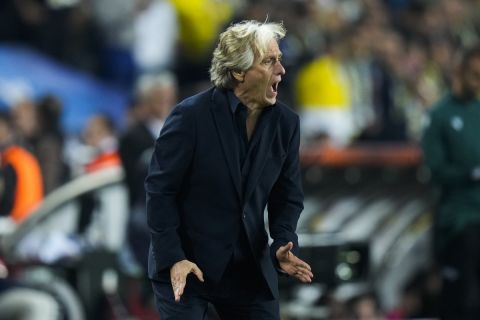 Fenerbahce's head coach Jorge Jesus gestures during the Europa League group B soccer match between Fenerbahce and Rennes at Sukru Saracoglu stadium in Istanbul, Turkey, Thursday, Oct. 27, 2022. The match ended in a 3-3 draw. (AP Photo/Francisco Seco)