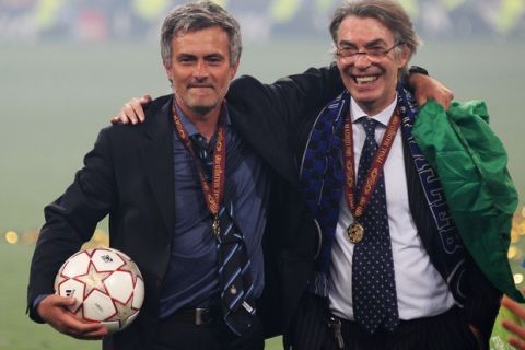 MADRID, SPAIN - MAY 22:  Head coach Jose Mourinho (L) and president Massimo Moratti of Inter Milan celebrate their team's victory at the end of the UEFA Champions League Final match between FC Bayern Muenchen and Inter Milan at the Estadio Santiago Bernabeu on May 22, 2010 in Madrid, Spain.  (Photo by Alex Livesey/Getty Images)