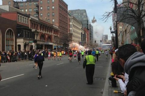 Δύο βόμβες μάτωσαν τον μαραθώνιο της Βοστώνης