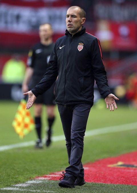 Monaco's head caoch Leonardo Jardim gestures during his French League One soccer match against Rennes, in Rennes, western France, Wednesday, April 4, 2018.(AP Photo/David Vincent)