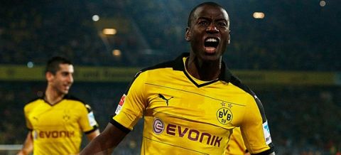 DORTMUND, GERMANY - APRIL 02: Adrian Ramos of Borussia Dortmund celebrates scoring his team's third goal during the Bundesliga match between Borussia Dortmund and Werder Bremen at Signal Iduna Park on April 2, 2016 in Dortmund, Germany.  (Photo by Dean Mouhtaropoulos/Bongarts/Getty Images)