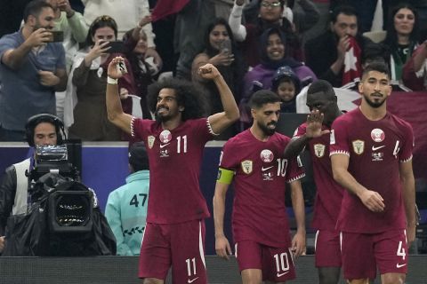 Ο Ακράμ Αφίφ του Κατάρ πανηγυρίζει γκολ που σημείωσε κόντρα στην Ιορδανία για το Ασιατικό Κυπελλο 2023 στο "Λουσαΐλ" | Σάββατο 10 Φεβρουαρίου 2024