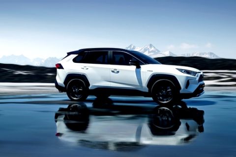 Μόνον υβριδικά-ηλεκτρικά οχήματα θα παρουσιάσει η Toyota στο Παρίσι