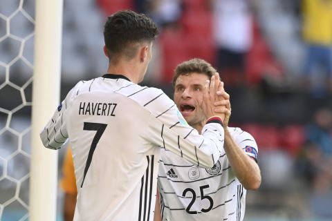 Χάβερτς και Μίλερ πανηγυρίζουν το γκολ του πρώτου κόντρα στην Πορτογαλία