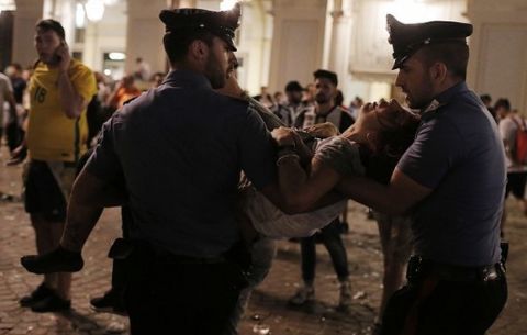 Εκατοντάδες τραυματίες στο Τορίνο
