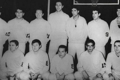 Η ΑΕΚ τιμά την ομάδα του 1966