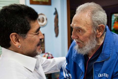 Μαραντόνα: "Δεύτερος πατέρας μου ο Κάστρο"